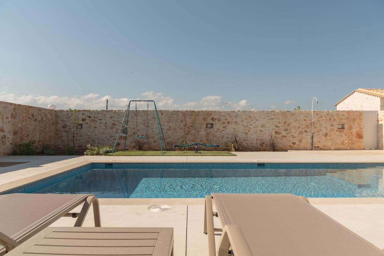 Evaero Villas I, II, III, IV - an ever-so inviting escape, By ThinkVilla Sfáka Esterno foto