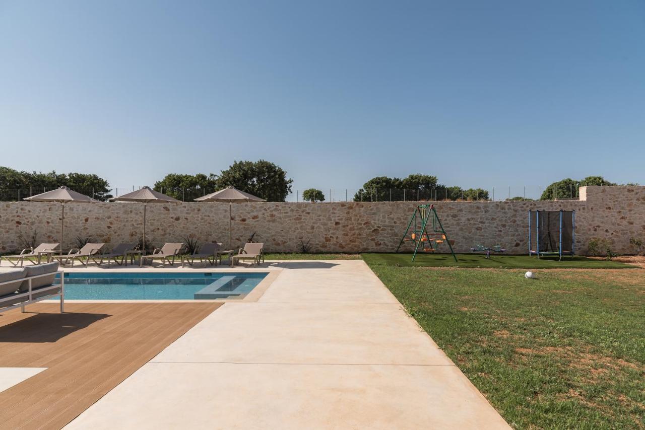 Evaero Villas I, II, III, IV - an ever-so inviting escape, By ThinkVilla Sfáka Esterno foto